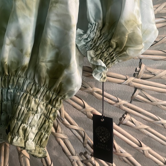 Size small silky tie dye shirt with russed sleeves and bottom - Picture 3 of 5